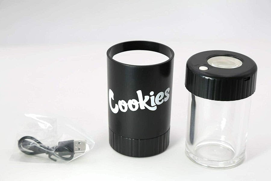 4-IN-1 UTILITY MAGNIFYING STASH JAR